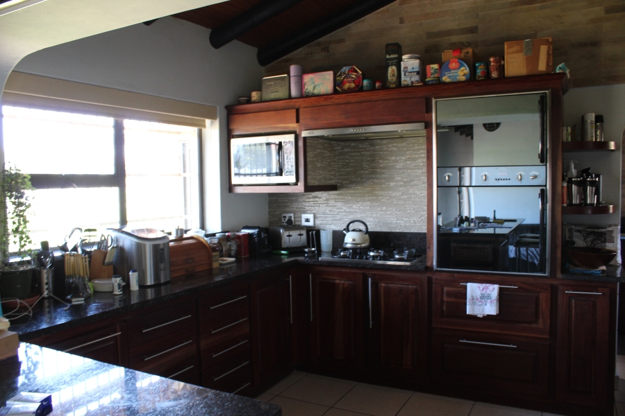 4 Bedroom Property for Sale in Santareme Eastern Cape